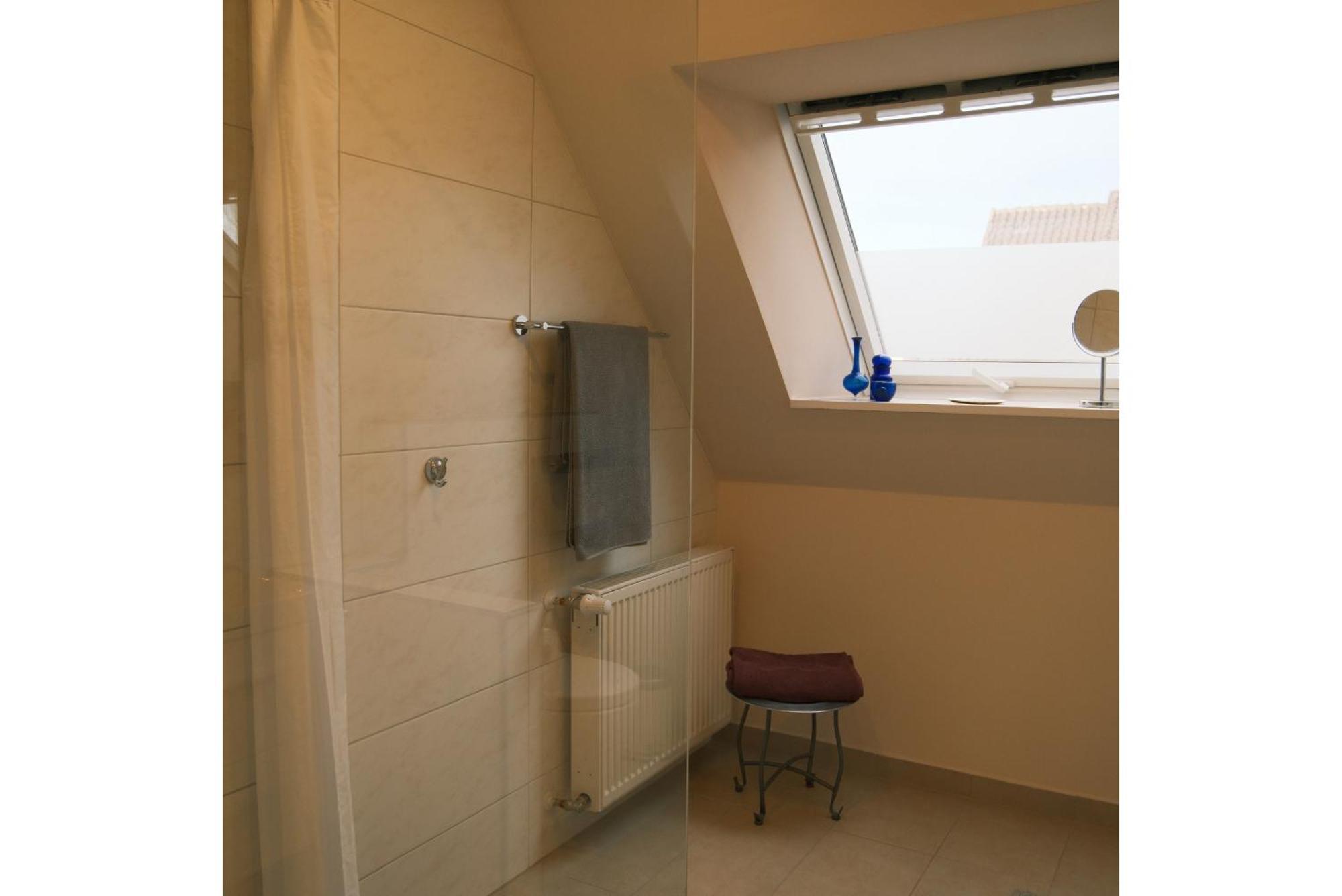 Privatunterkunft Private With Own Bathroom Hannover